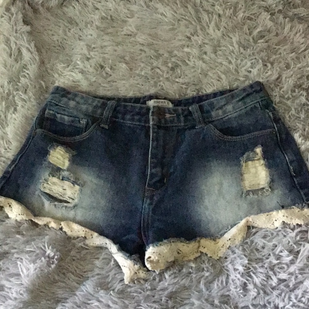 Forever 21 ripped Denim jean shorts